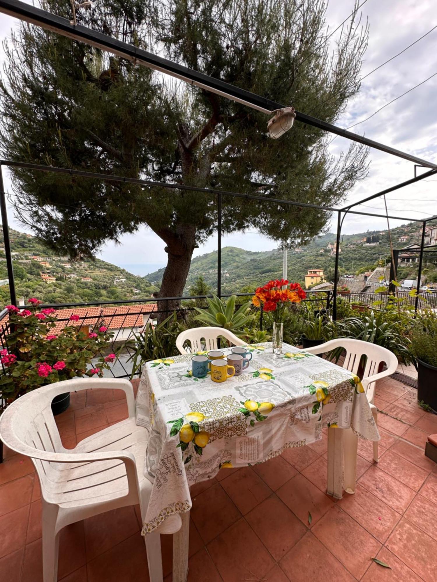 Sanremo Mare E Relax - Affittasi "Casa Illiade" Con Parcheggio Libero, Terrazza E Wi-Fi Apartment Exterior photo